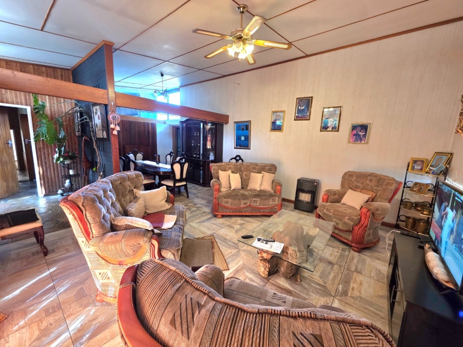 5 Bedroom Property for Sale in Jordania Free State